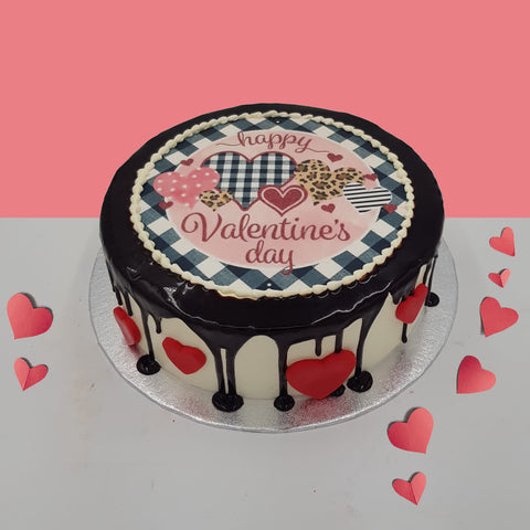 Round Valentine Cake